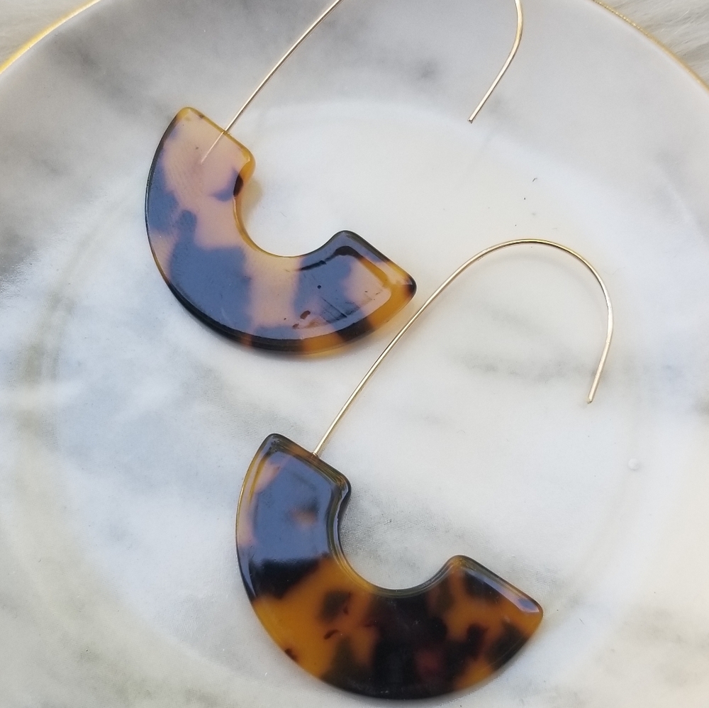 Tortoise Shell Resin Drop Earrings